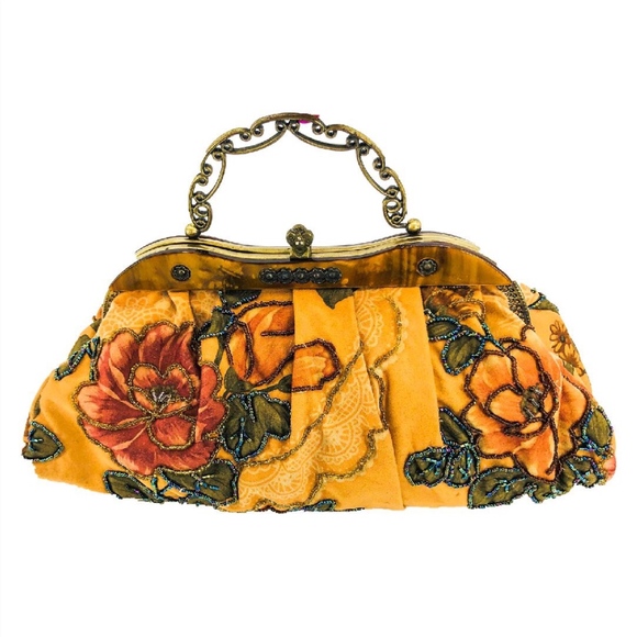 Handbags - Vintage Floral Beaded Handbag